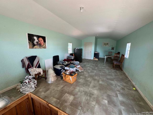 6297 fm 3465, Adkins, TX 78101