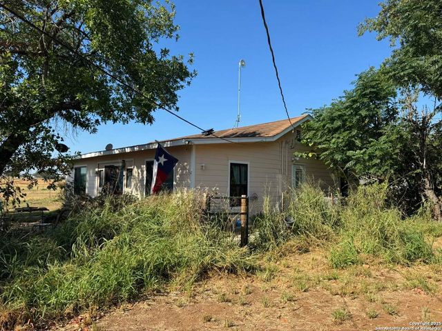 6297 fm 3465, Adkins, TX 78101