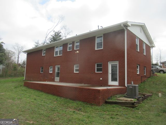 7 Linden Drive, Newnan, GA 30263