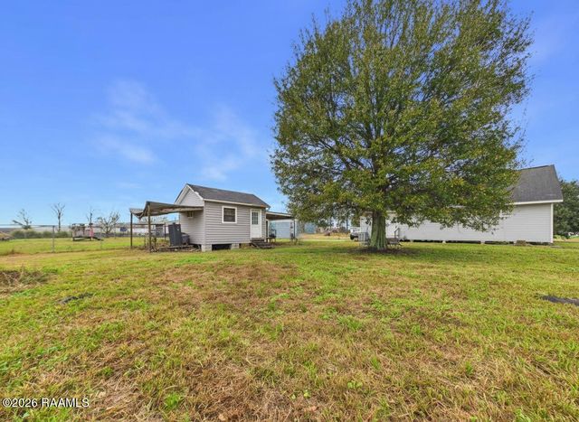 1053 Carolyn Rose Drive, Breaux Bridge, LA 70517