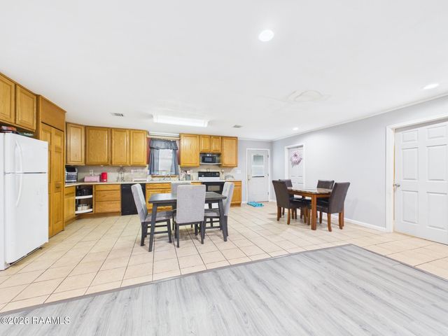 1053 Carolyn Rose Drive, Breaux Bridge, LA 70517