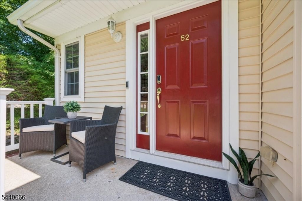 52 Henry Ct, Mount Arlington Boro, NJ 07856 — photo 2