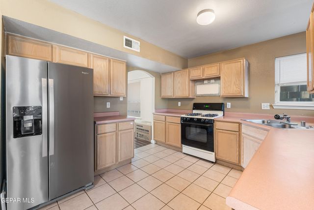 5453 RICK HUSBAND Drive, El Paso, TX 79934