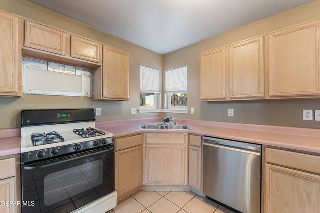 5453 RICK HUSBAND Drive, El Paso, TX 79934