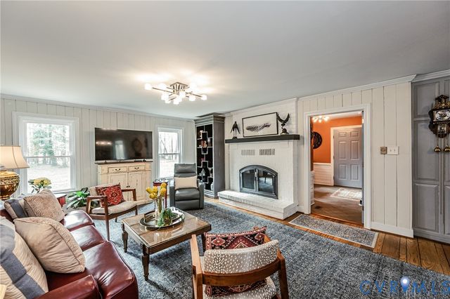 446 Dabneys Mill Rd, Manquin, VA 23106