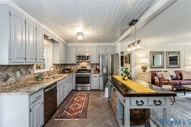 446 Dabneys Mill Rd, Manquin, VA 23106