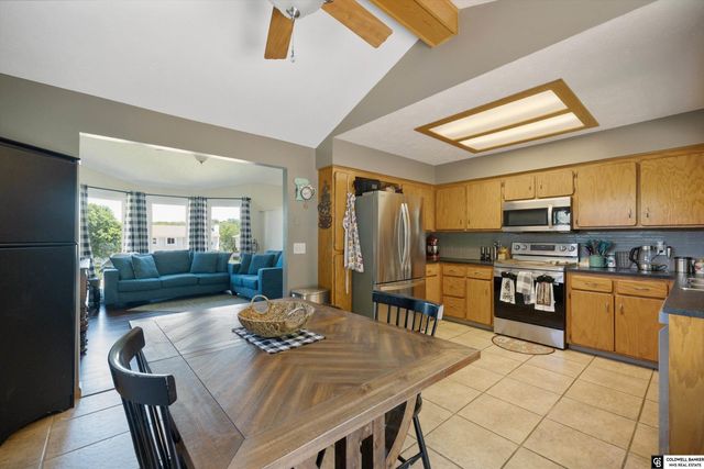 9904 S 9 Circle, Bellevue, NE 68123