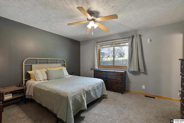 9904 S 9 Circle, Bellevue, NE 68123