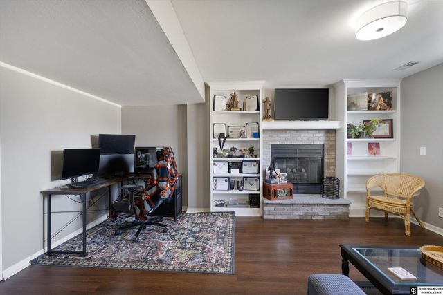 9904 S 9 Circle, Bellevue, NE 68123