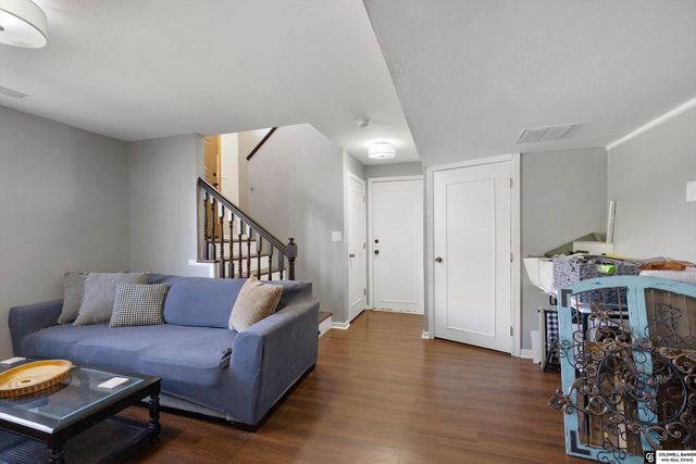 9904 S 9 Circle, Bellevue, NE 68123