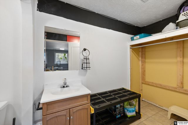 9904 S 9 Circle, Bellevue, NE 68123