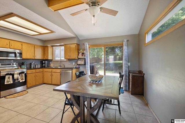 9904 S 9 Circle, Bellevue, NE 68123