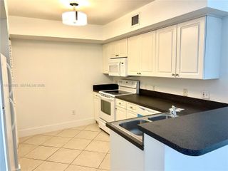 150 NW 96th Ave 9-207, Pembroke Pines, FL 33024