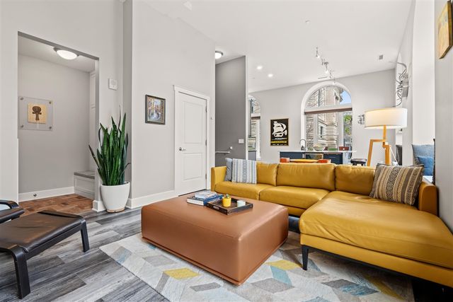 27 Library Street 202, Grand Rapids, MI 49503