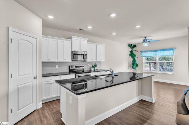 4 Harvestwood Place, Greenville, SC 29605