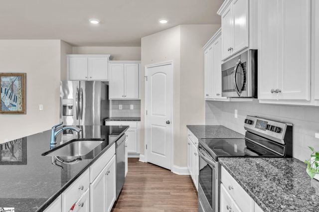 4 Harvestwood Place, Greenville, SC 29605