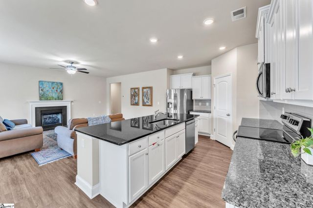 4 Harvestwood Place, Greenville, SC 29605