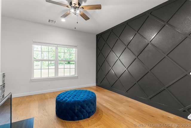 1932 E Line Avenue, Sapulpa, OK 74066