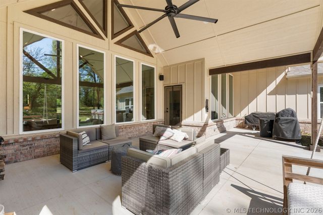 1932 E Line Avenue, Sapulpa, OK 74066