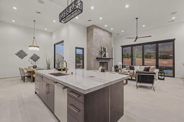 18 Chamisa Road, Placitas, NM 87043