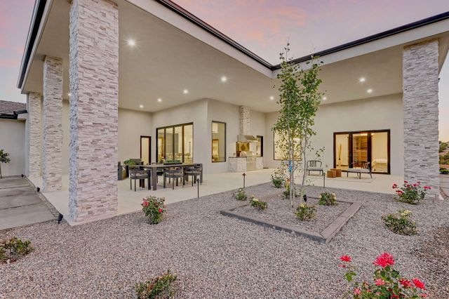18 Chamisa Road, Placitas, NM 87043