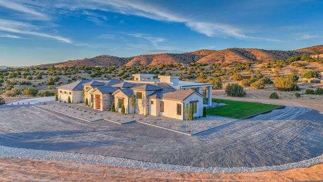 18 Chamisa Road, Placitas, NM 87043