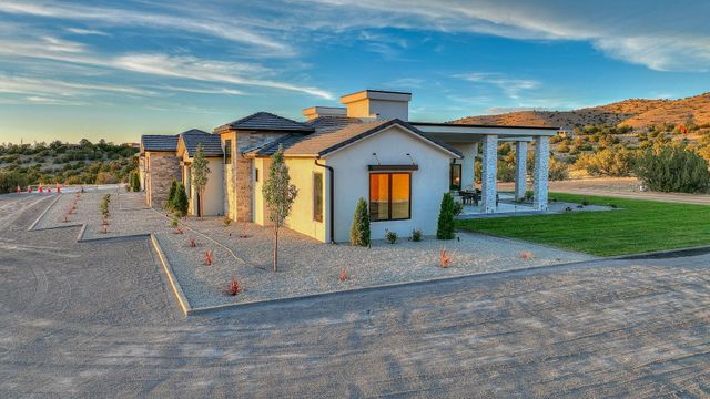 18 Chamisa Road, Placitas, NM 87043
