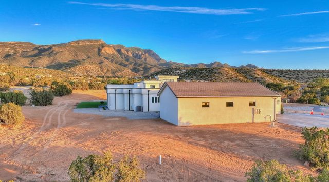18 Chamisa Road, Placitas, NM 87043