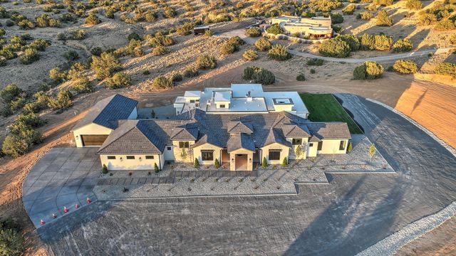 18 Chamisa Road, Placitas, NM 87043