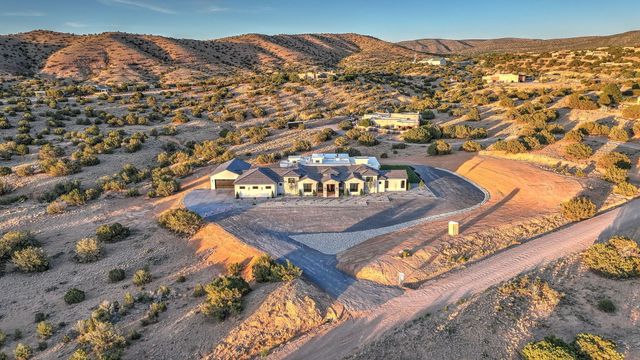 18 Chamisa Road, Placitas, NM 87043
