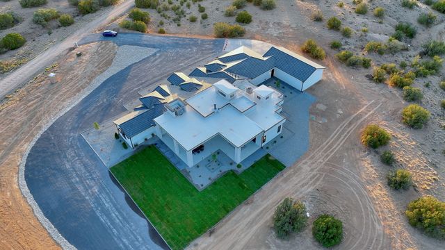 18 Chamisa Road, Placitas, NM 87043