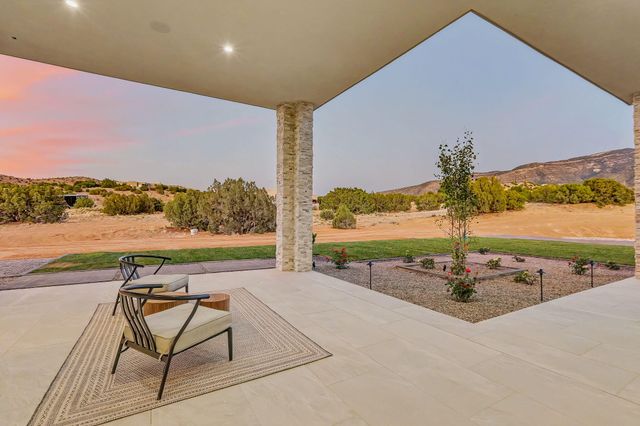 18 Chamisa Road, Placitas, NM 87043