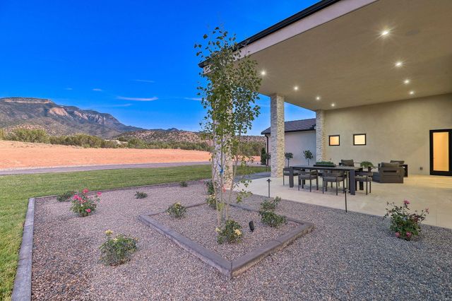 18 Chamisa Road, Placitas, NM 87043