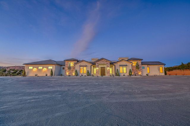 18 Chamisa Road, Placitas, NM 87043