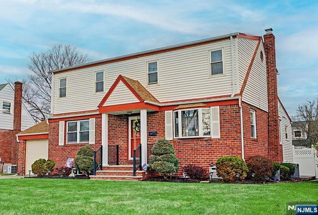 27 Westwood Drive, Fair Lawn, NJ 07410