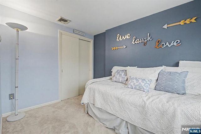 27 Westwood Drive, Fair Lawn, NJ 07410