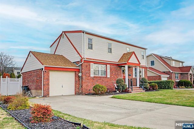 27 Westwood Drive, Fair Lawn, NJ 07410