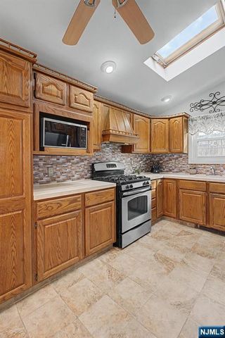 27 Westwood Drive, Fair Lawn, NJ 07410