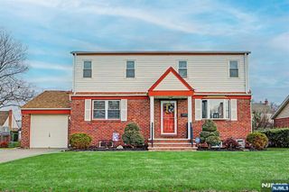 27 Westwood Drive, Fair Lawn, NJ 07410