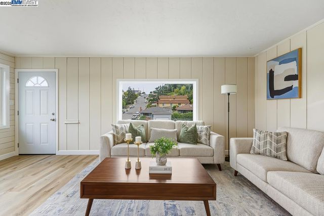 2592 Miramar Ave, Castro Valley, CA 94546