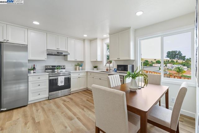 2592 Miramar Ave, Castro Valley, CA 94546