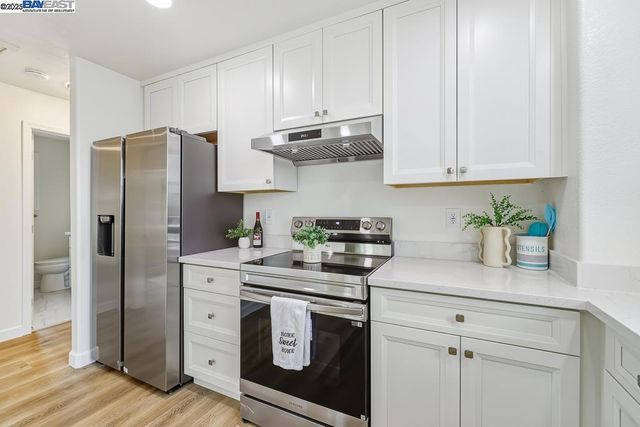 2592 Miramar Ave, Castro Valley, CA 94546