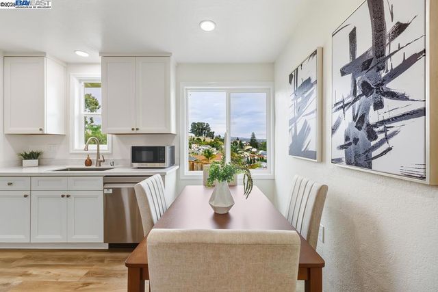 2592 Miramar Ave, Castro Valley, CA 94546