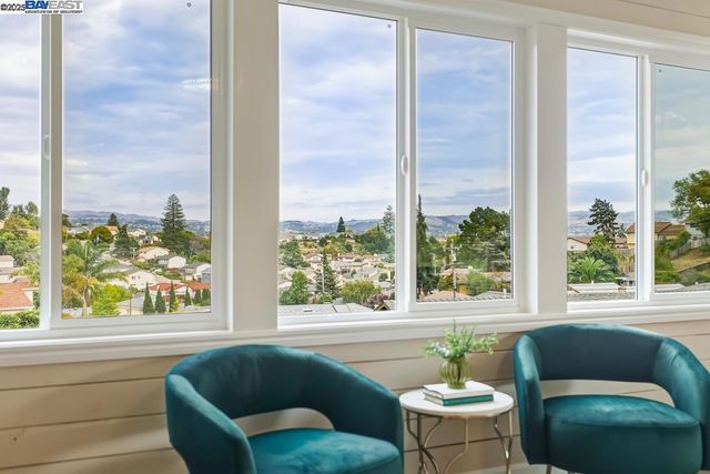 2592 Miramar Ave, Castro Valley, CA 94546