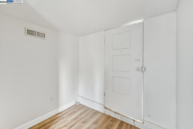 2592 Miramar Ave, Castro Valley, CA 94546