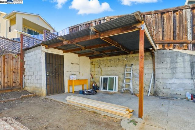 2592 Miramar Ave, Castro Valley, CA 94546