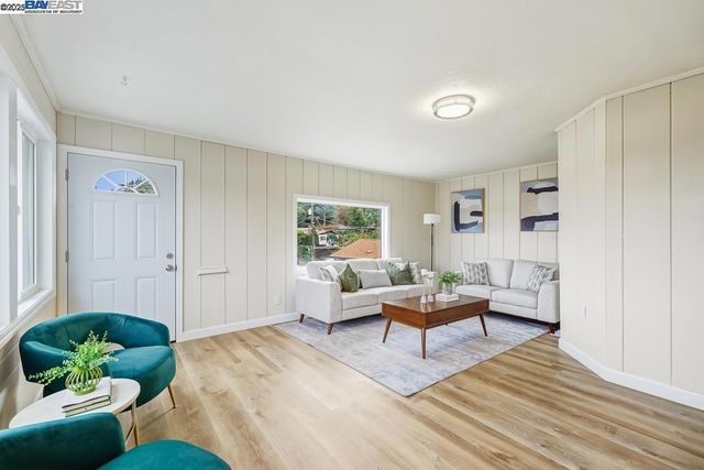 2592 Miramar Ave, Castro Valley, CA 94546