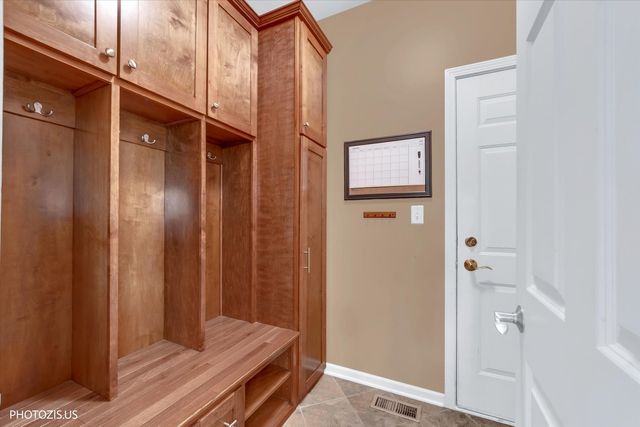 157 Primrose Lane, Bartlett, IL 60103