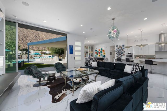 586 Polaris Court, Palm Springs, CA 92264