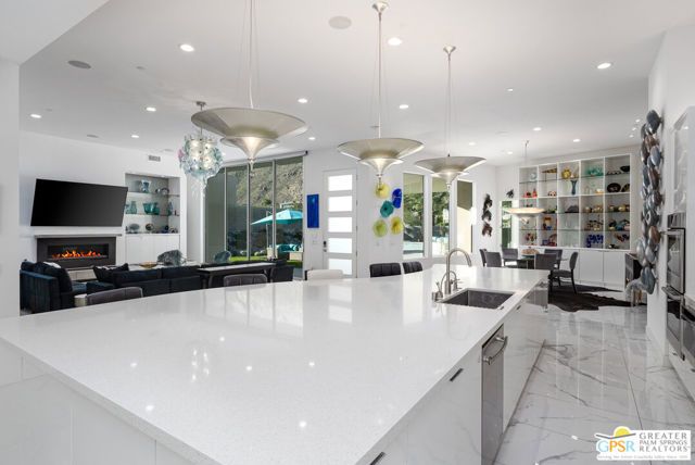 586 Polaris Court, Palm Springs, CA 92264